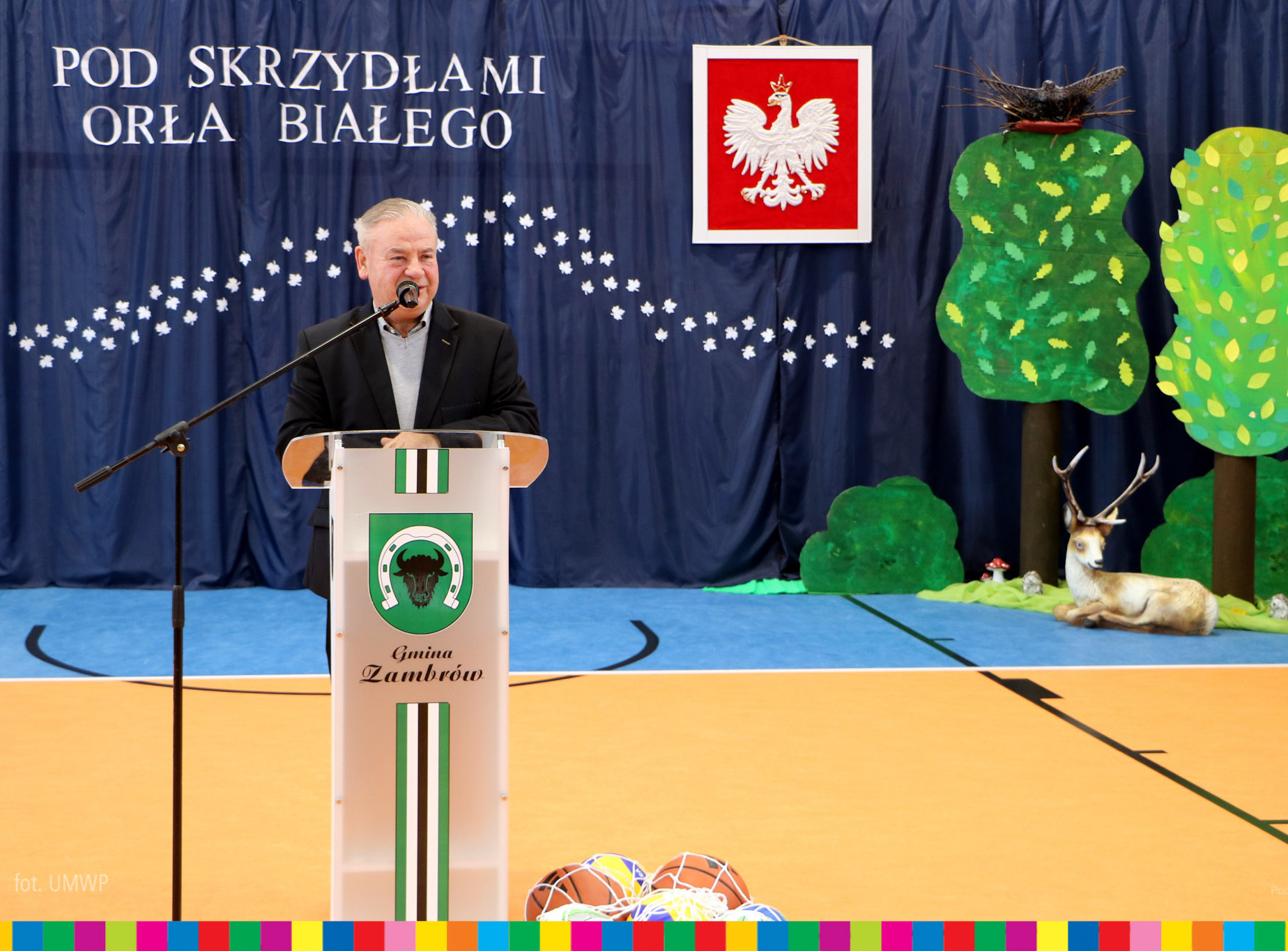 Szkoła w Porytem-Jabłoni otrzymała sztandar i salę sportową