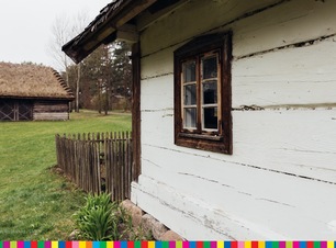 Stara drewniana wiejska chata