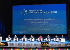 Inauguracja I Podlaskiego Forum Ekonomicznego - prelegenci na scenie