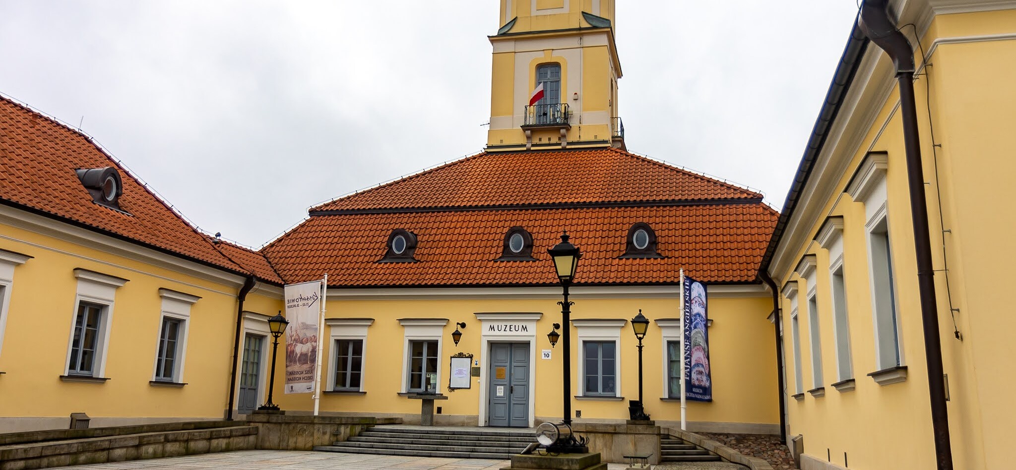 Siedziba Muzeum Podlaskiego. Zabytkowy budynek ratusza miejskiego.