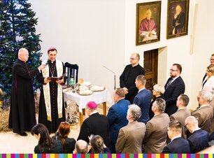 Wicemarszałek Łukaszewicz z gośćmi na spotkaniu z duchownymi