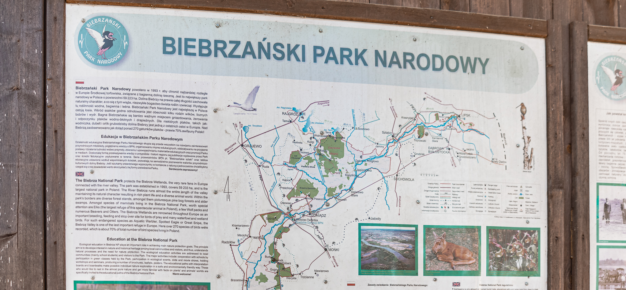 Tablica z mapą Biebrzańskiego Parku Narodowego