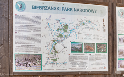 Tablica z mapą Biebrzańskiego Parku Narodowego