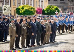 Wysocy rangą mundurowi na rynku