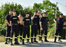strażacy z OSP Goniądz