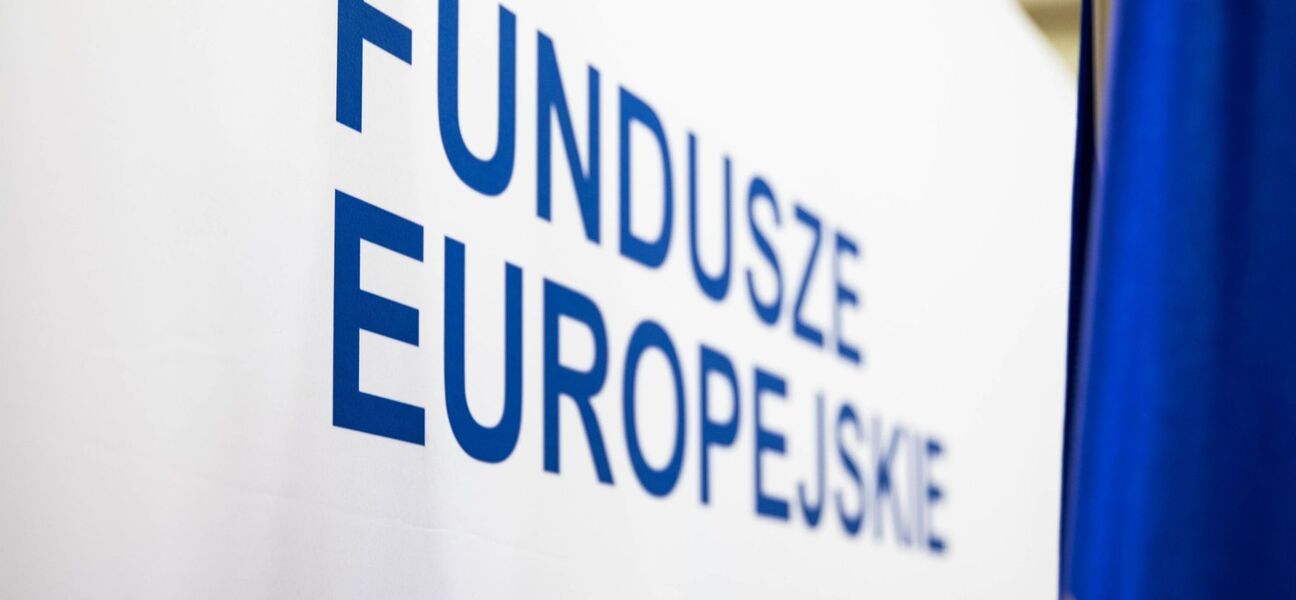 Plansza z napisem: fundusze europejskie