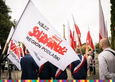 Flaga z napisem NSZZ „Solidarność”