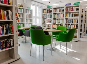 Biblioteka w Łapach.jpg