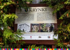 Tablica informująca o miejscowości Krynki