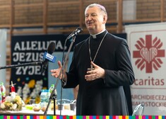 Arcybiskup składa zebranym życzenia wielkanocne