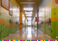 Kolorowy korytarz szpitalny 
