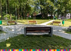 Park na osiedlu Buchwałowo w Sokółce - ławki i alejki.