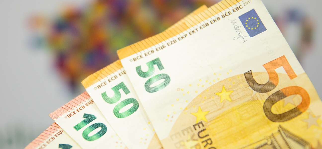 Banknoty euro o różnych nominałach